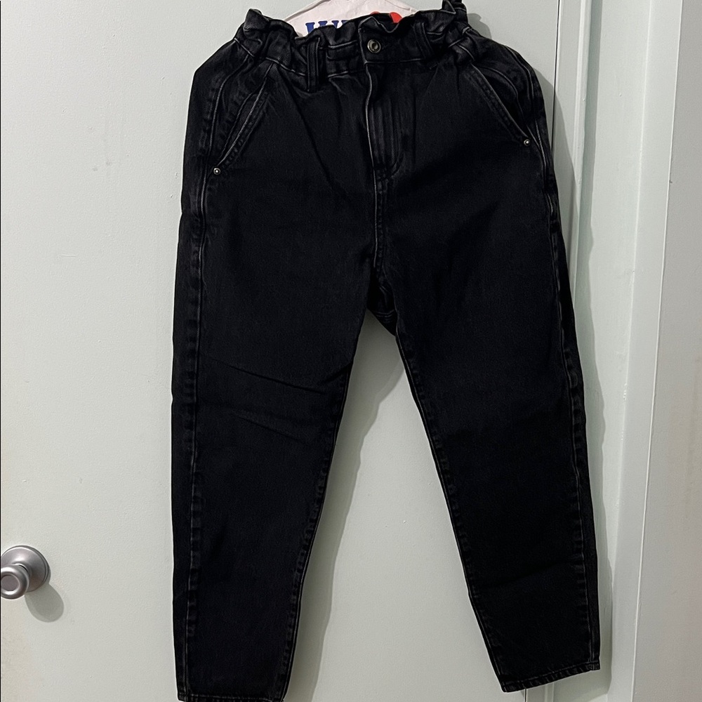 Zara Black High-Waisted Barrel Jeans